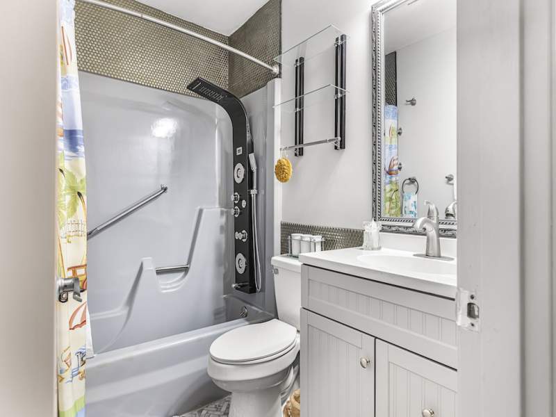 204 - Bathroom